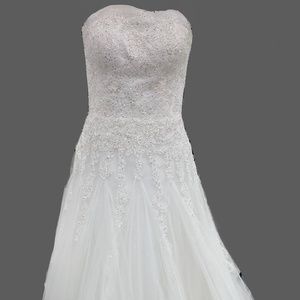 Brand new wedding dress off white color